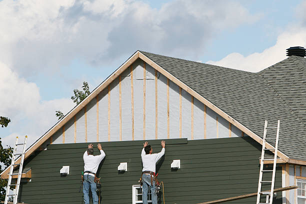 Professional Siding Replacement technician working in New Lebanon, OH